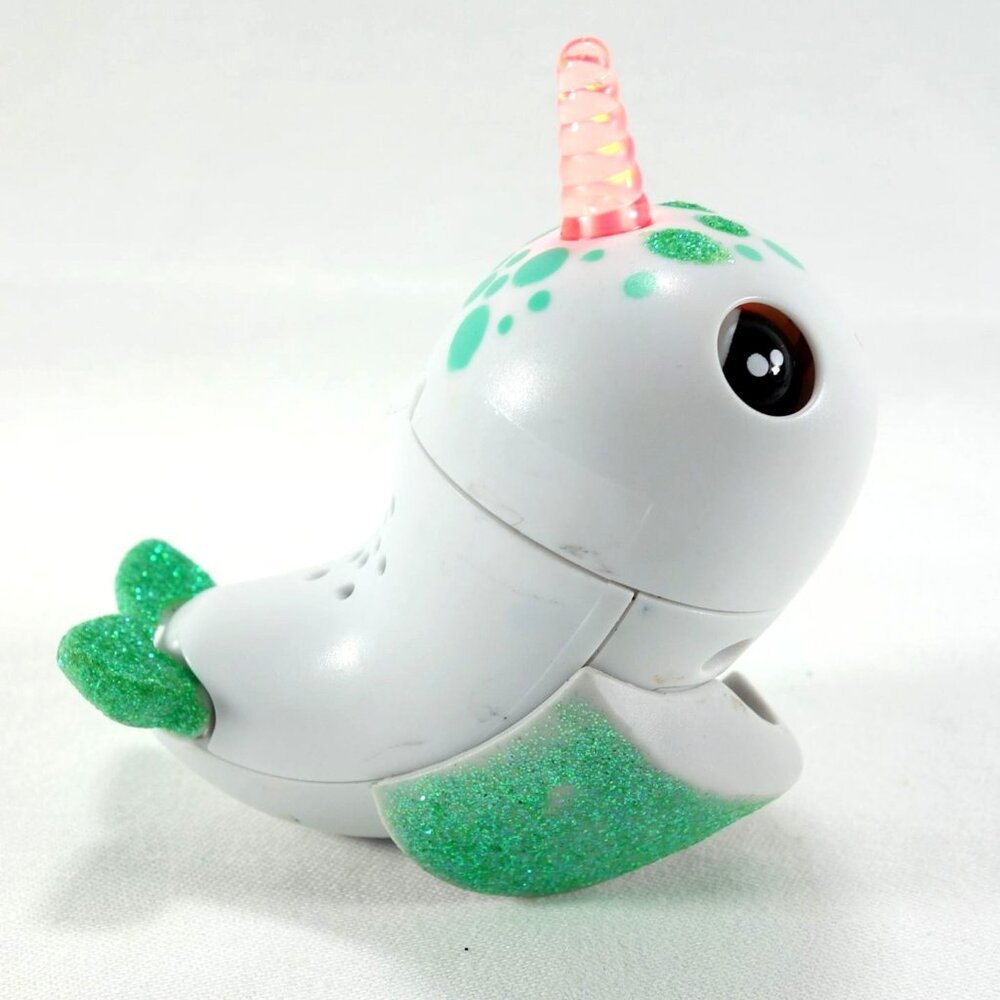 Wowwee 2018 Fingerling Glitter Narwhai Glow in the Dark‎ Raya Interactive Toy